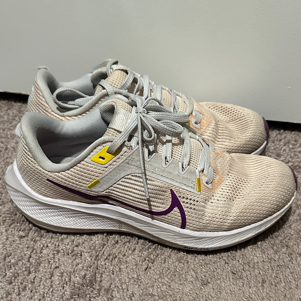 Women's Nike Pegasus 40 Cream and Purple Running Shoe